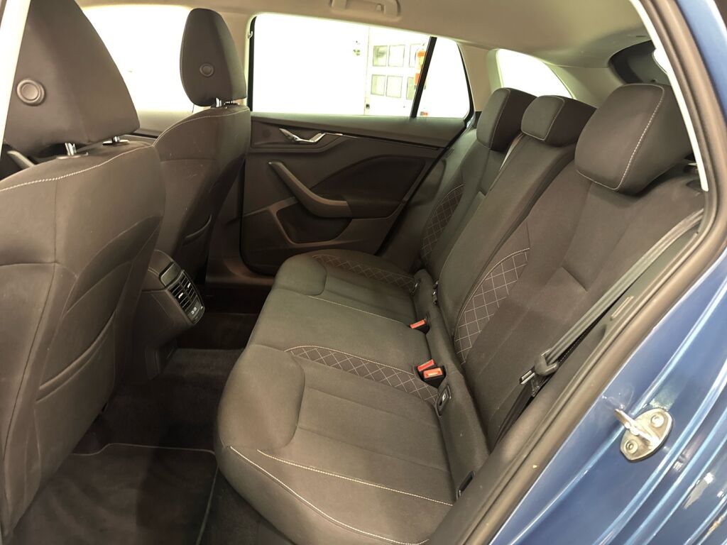 Skoda Scala 2021 Sininen