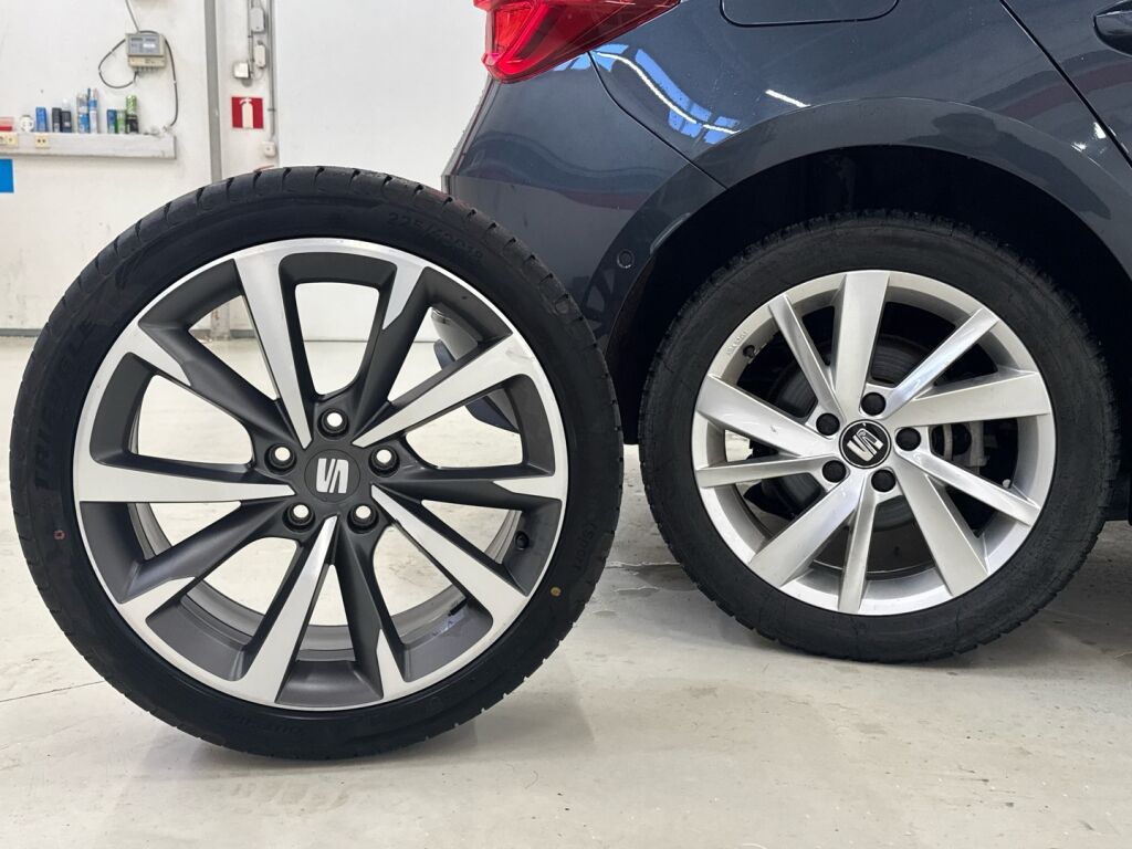 Seat Leon 2021 Harmaa