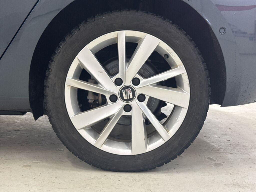 Seat Leon 2021 Harmaa