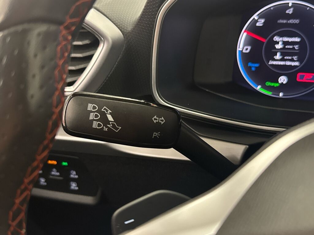 Seat Leon 2021 Harmaa