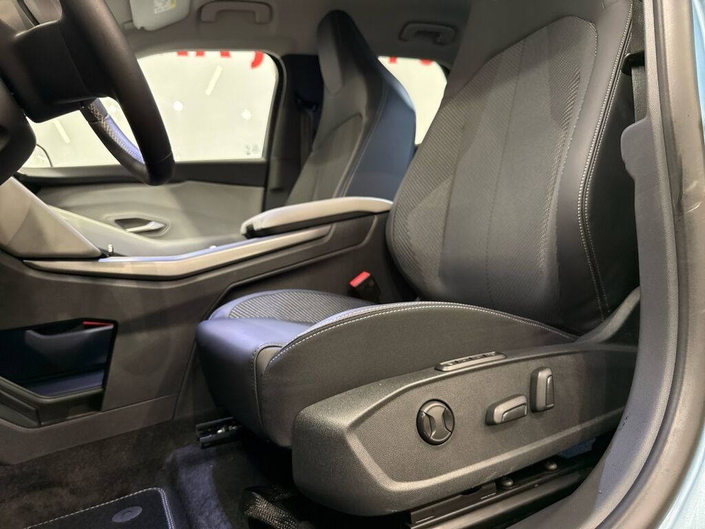 Ford Explorer 2026 Sininen