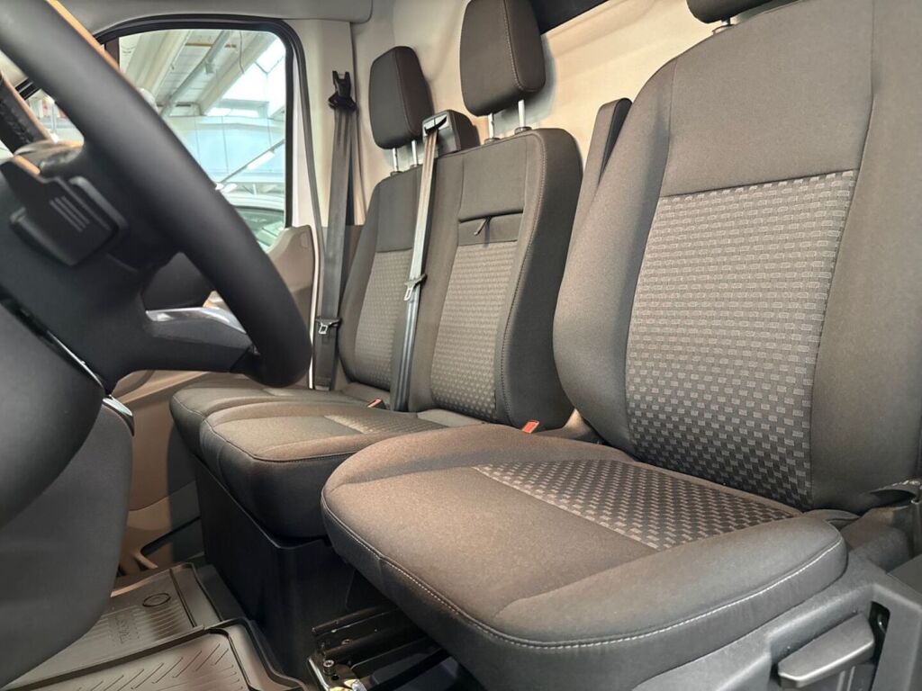 Ford Transit 2026 Valkoinen