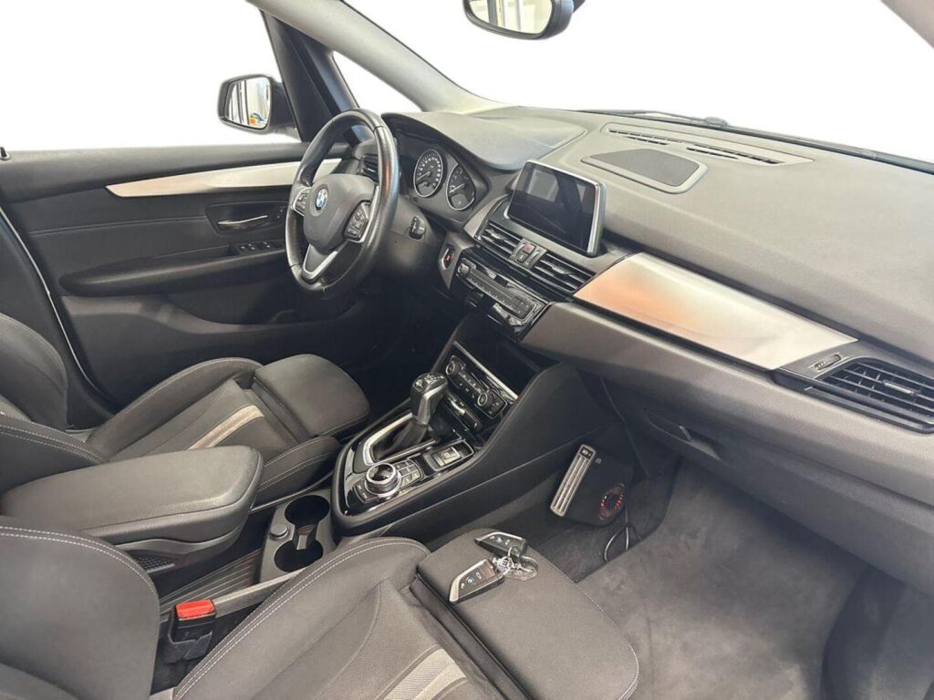 BMW 225 2017 Valkoinen