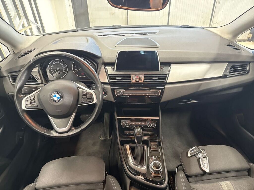 BMW 225 2017 Valkoinen