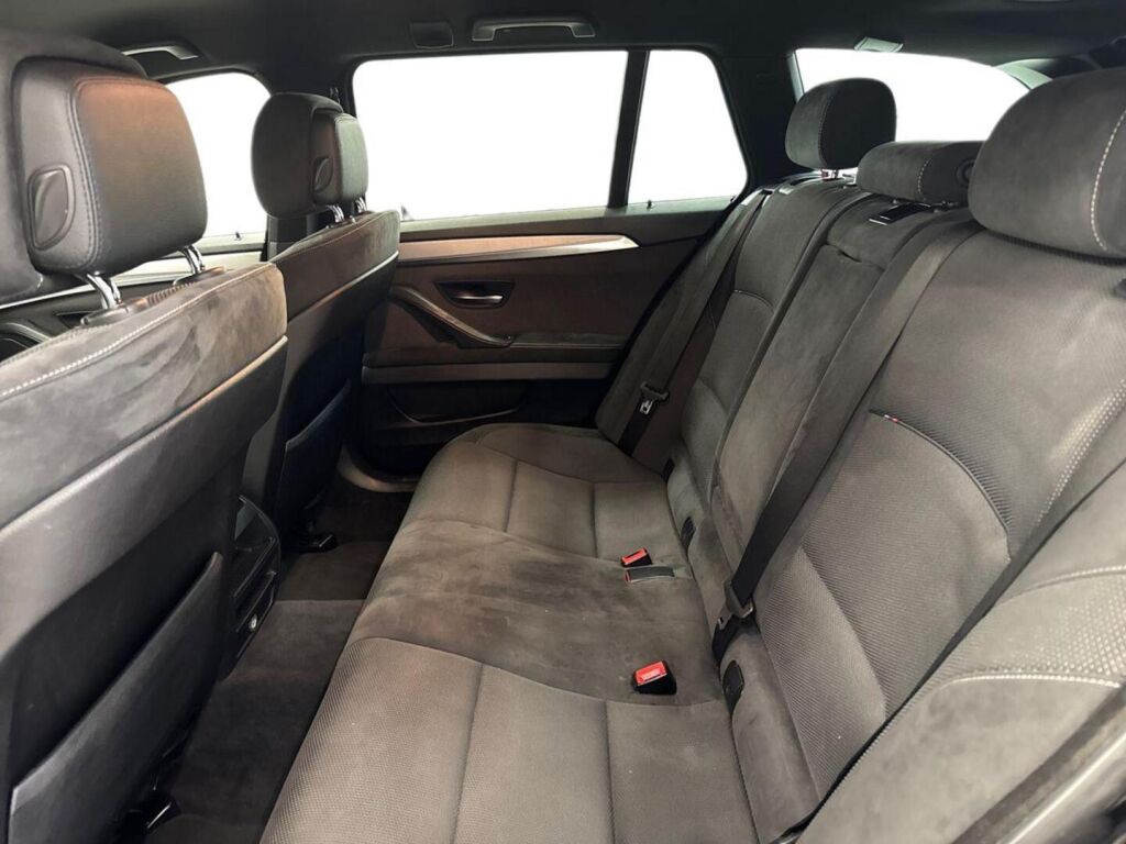 BMW 520 2012 Musta