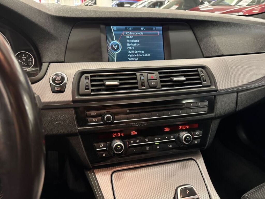 BMW 520 2012 Musta