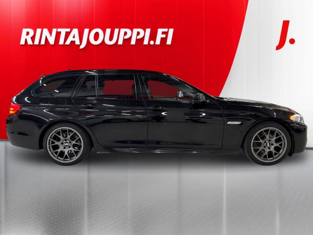 BMW 520 2012 Musta