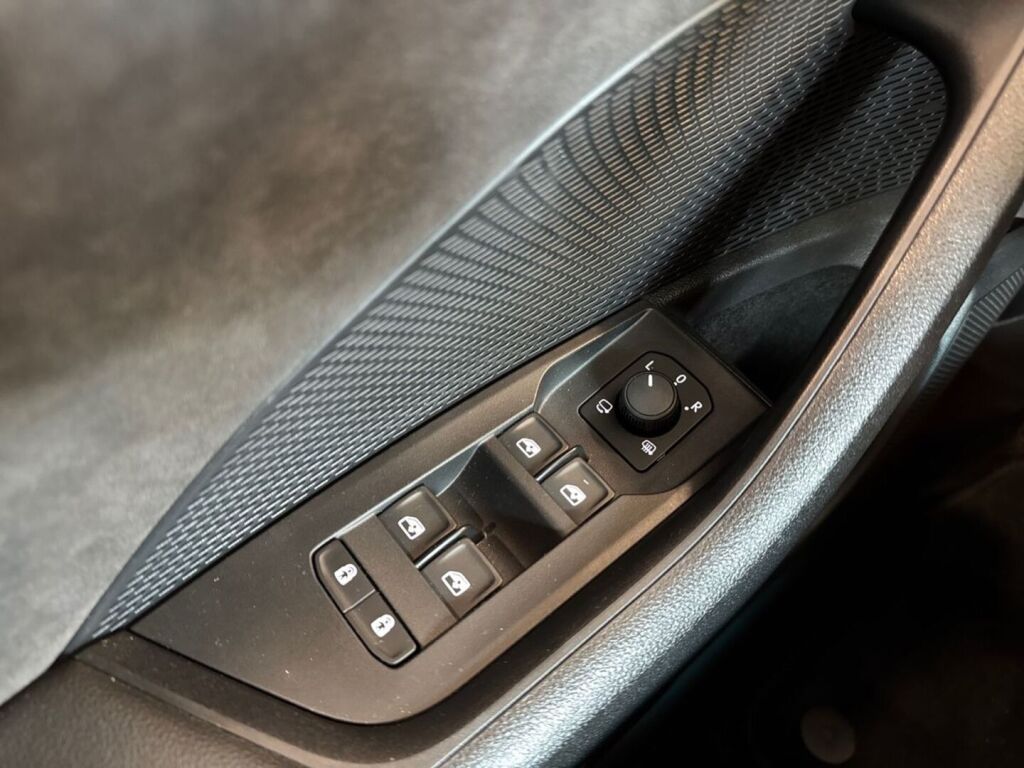Skoda Octavia 2021 Punainen