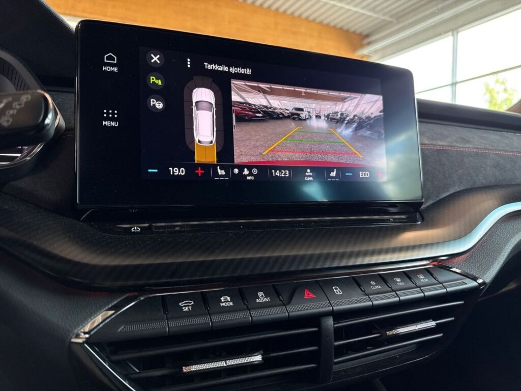 Skoda Octavia 2021 Punainen
