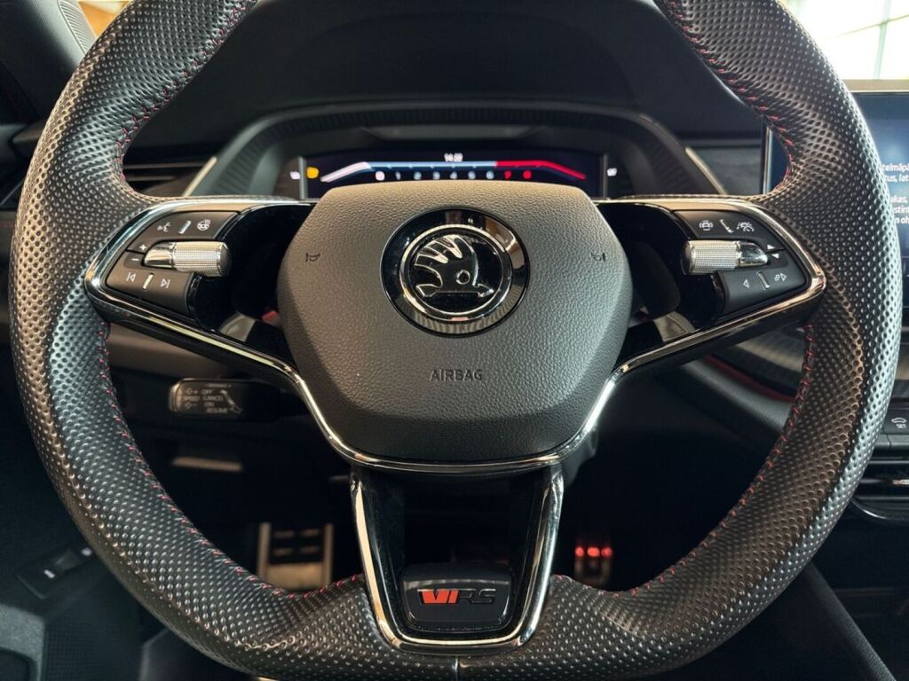 Skoda Octavia 2021 Punainen