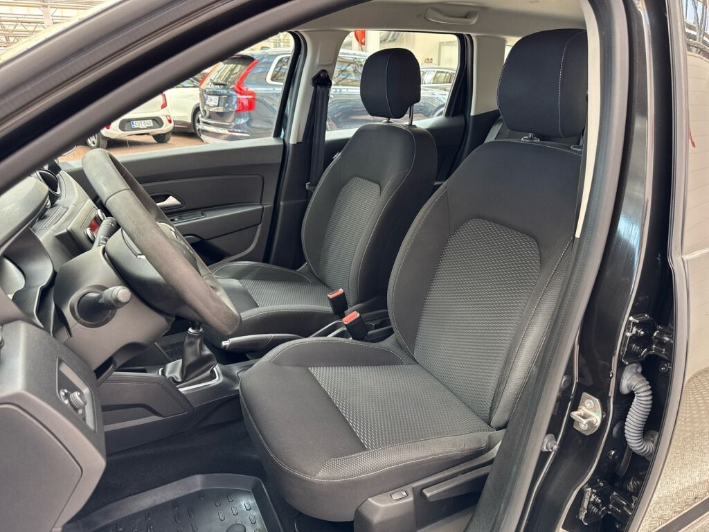 Dacia Duster 2021 Musta