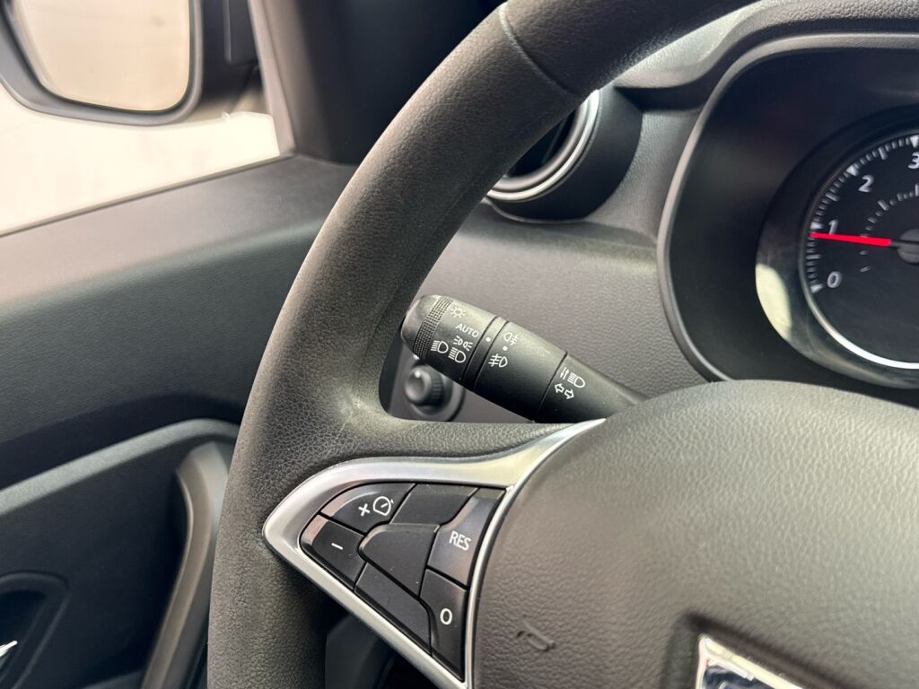 Dacia Duster 2021 Musta