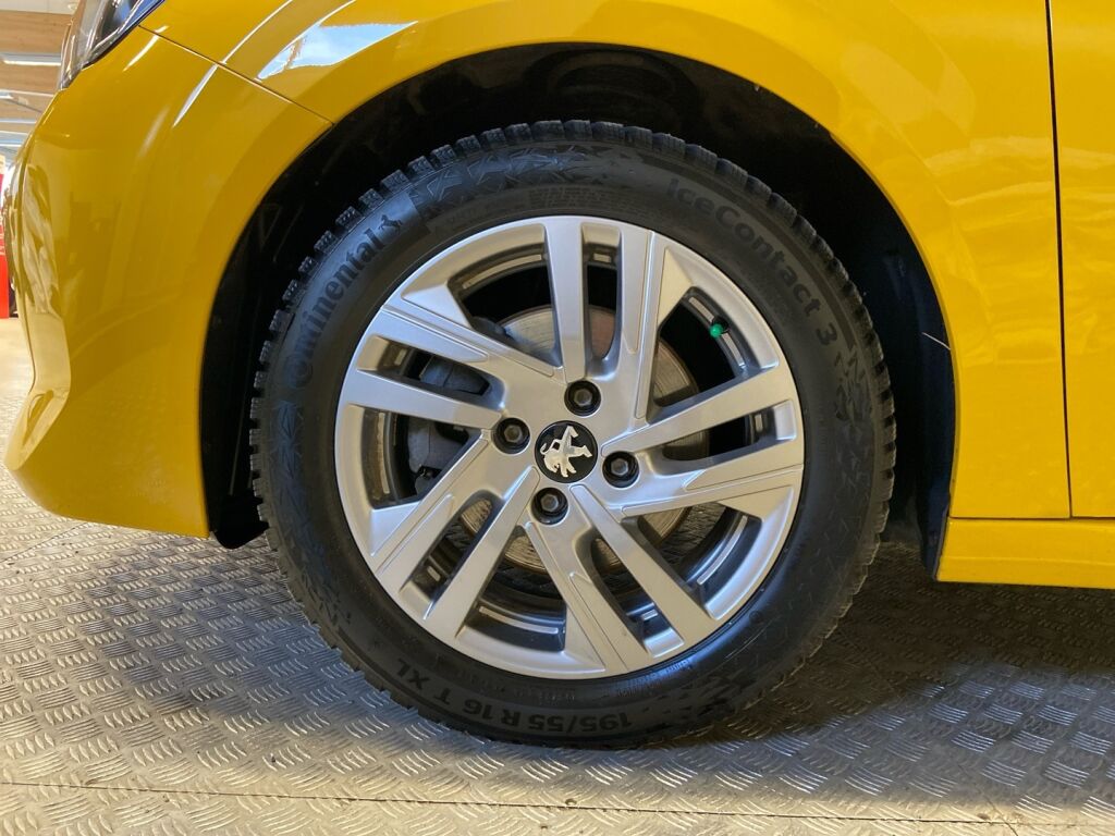 Peugeot 208 2021 Keltainen