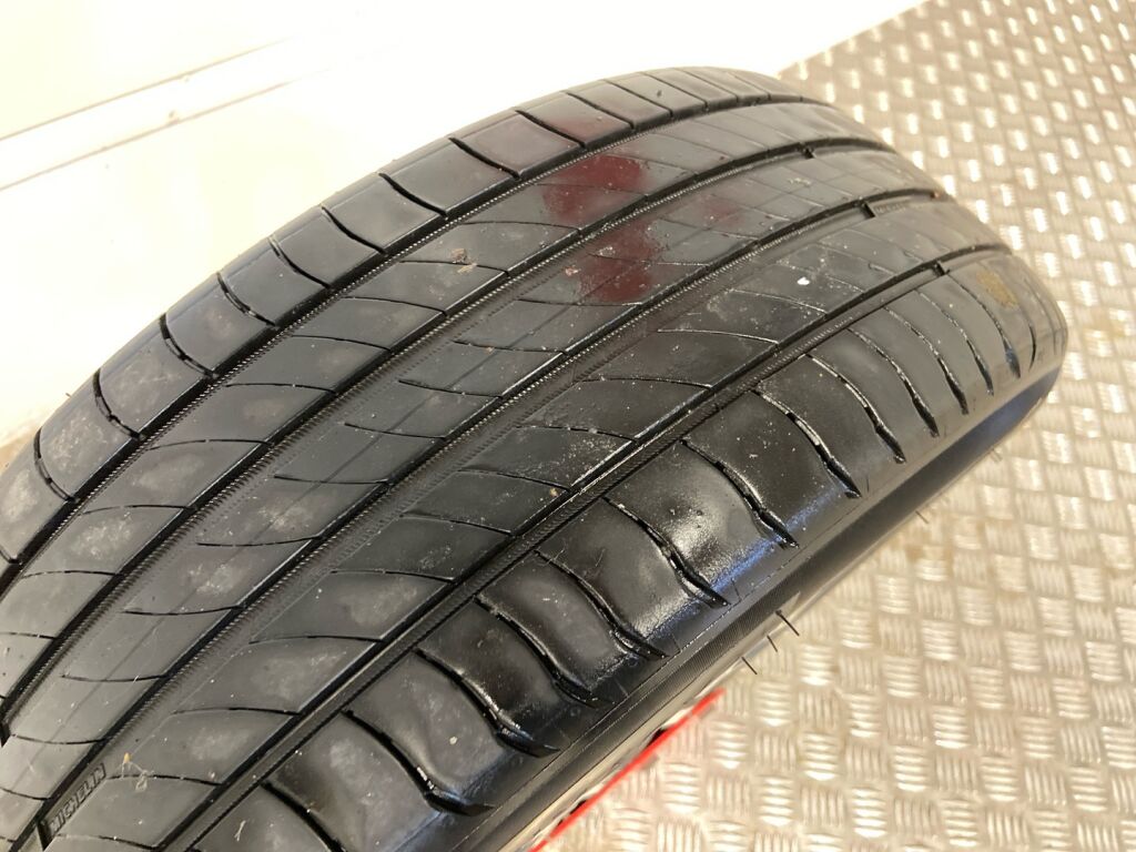 Peugeot 208 2021 Keltainen