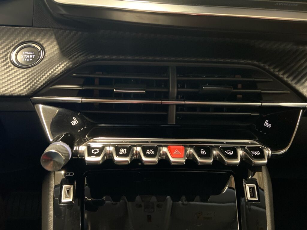 Peugeot 208 2021 Keltainen