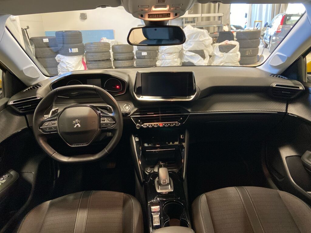 Peugeot 208 2021 Keltainen