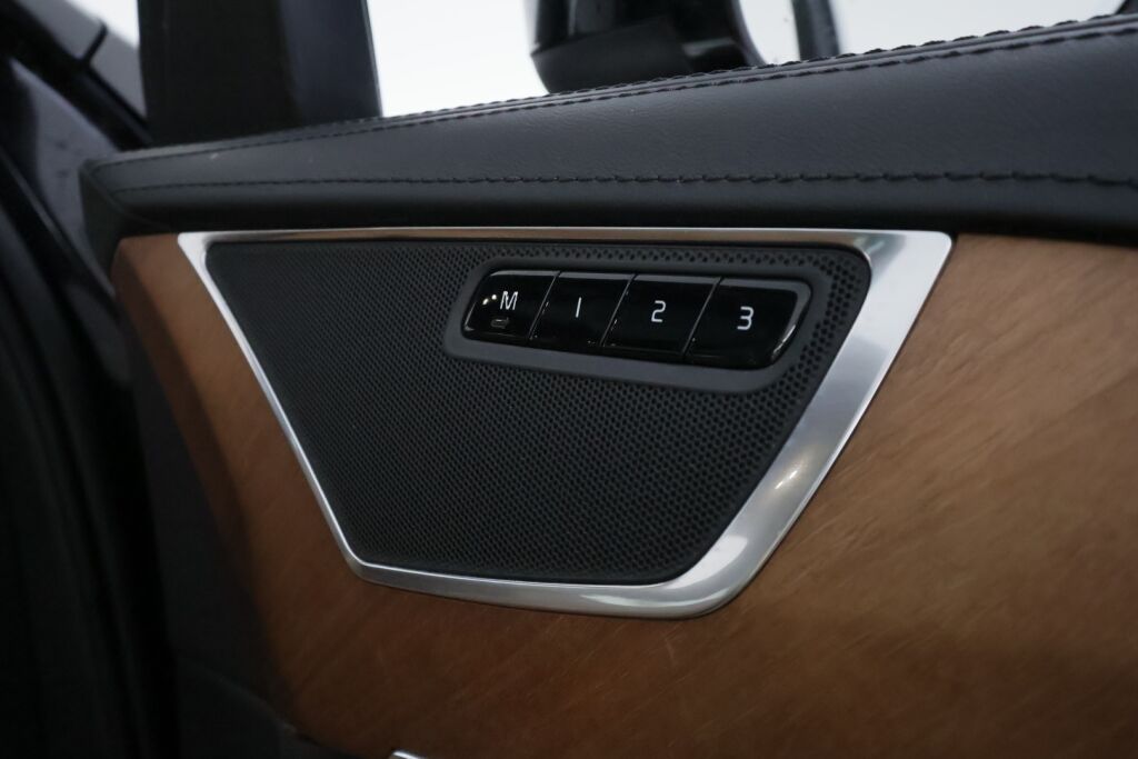 Volvo XC90 2015 Musta