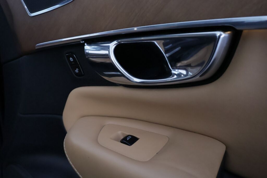 Volvo XC90 2015 Musta