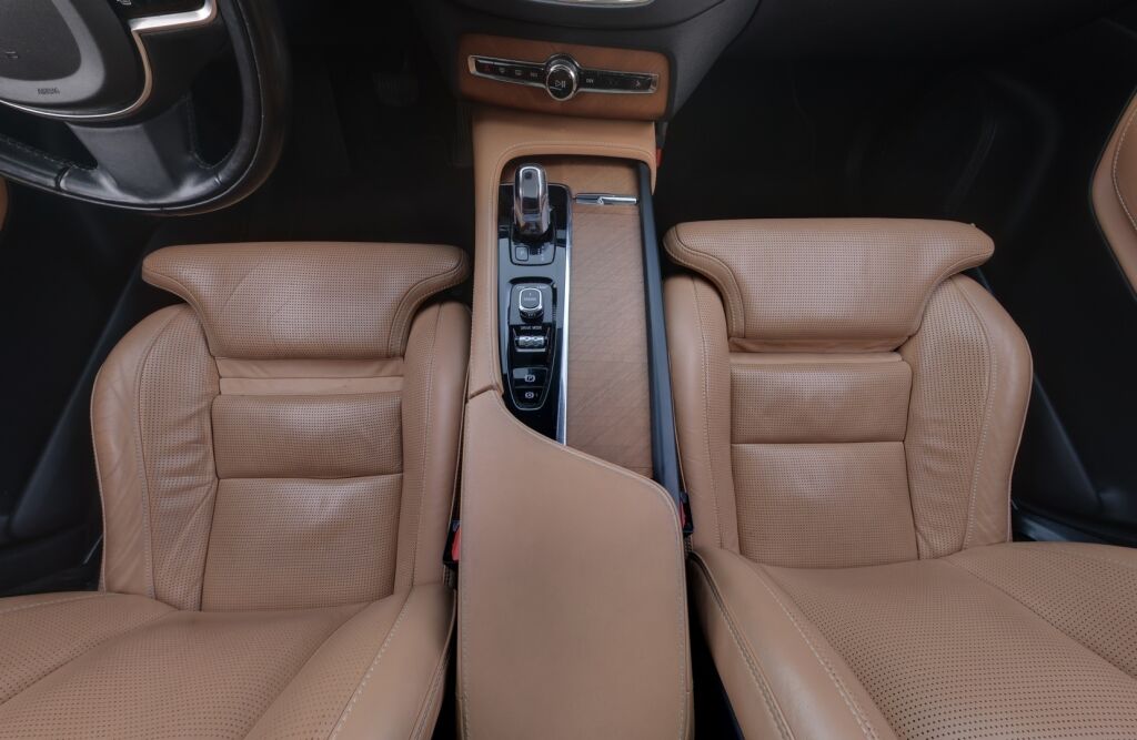 Volvo XC90 2015 Musta