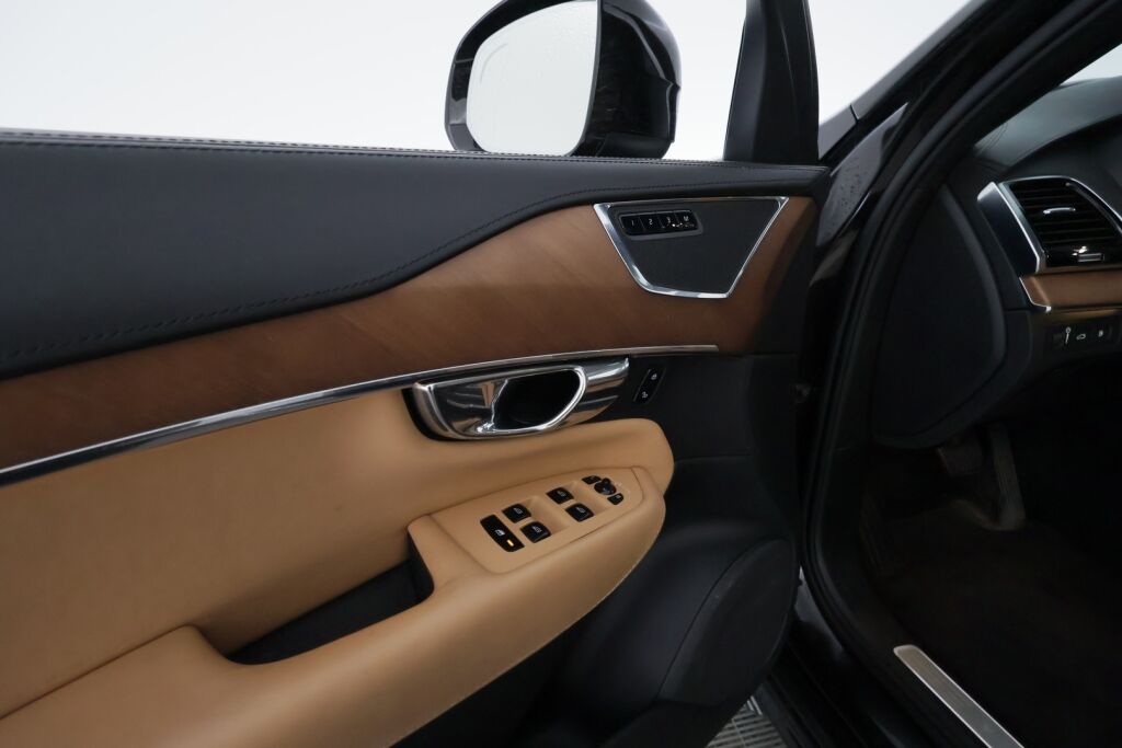 Volvo XC90 2015 Musta