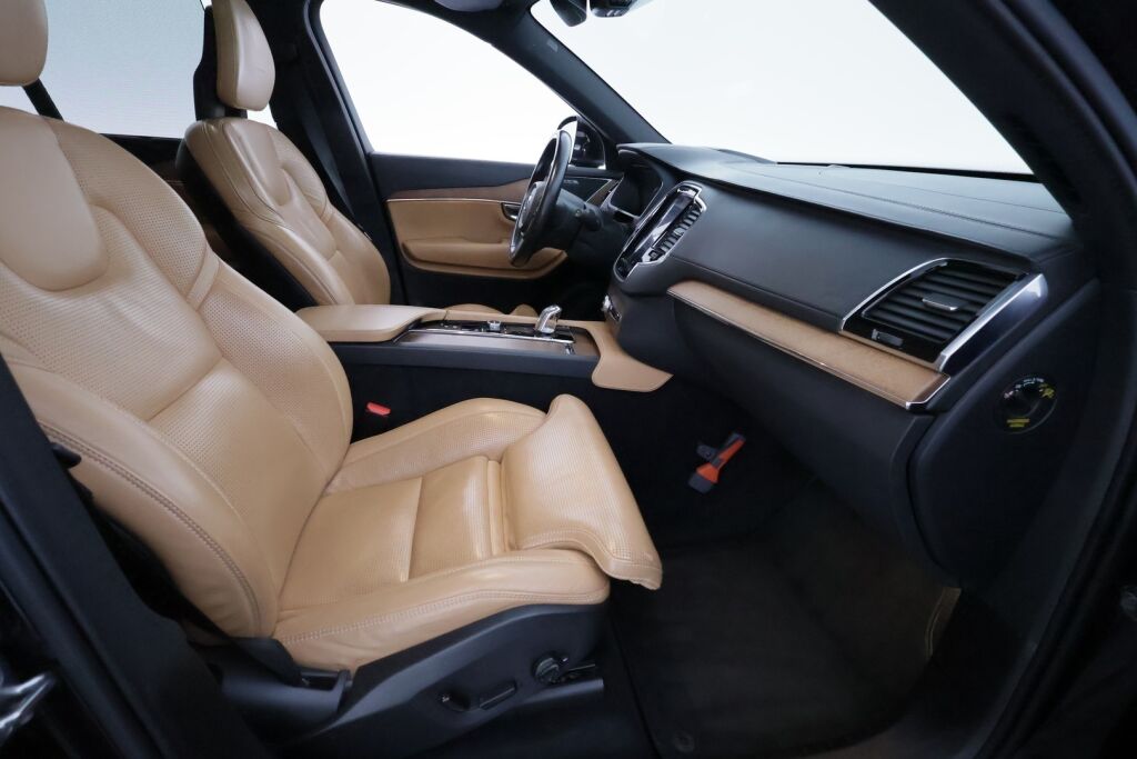 Volvo XC90 2015 Musta