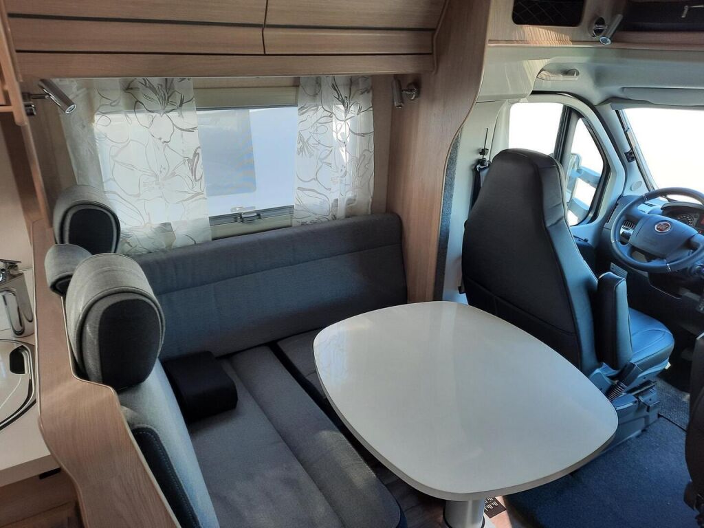 Kabe Travel Master Classic 740 LGB 2021 Valkoinen