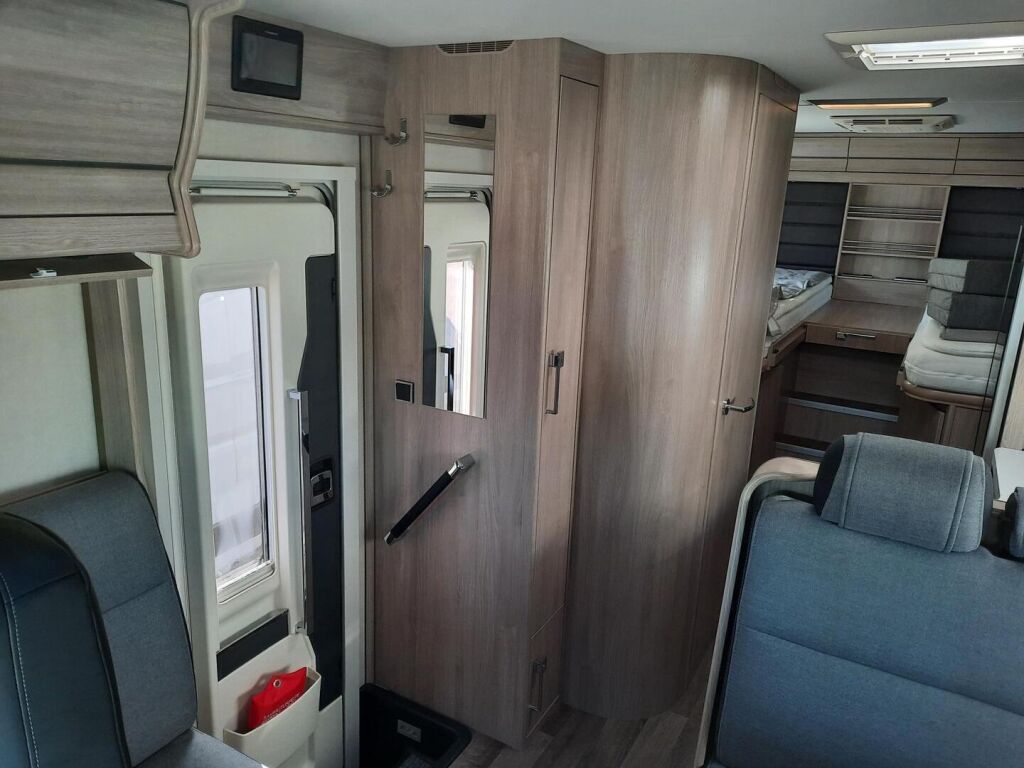 Kabe Travel Master Classic 740 LGB 2021 Valkoinen