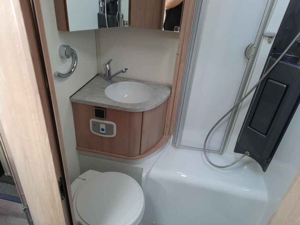 Kabe Travel Master Classic 740 LGB 2021 Valkoinen