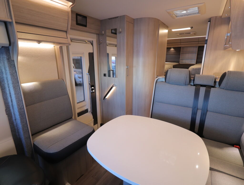 Kabe Travel Master Classic 740 LGB 2021 Valkoinen