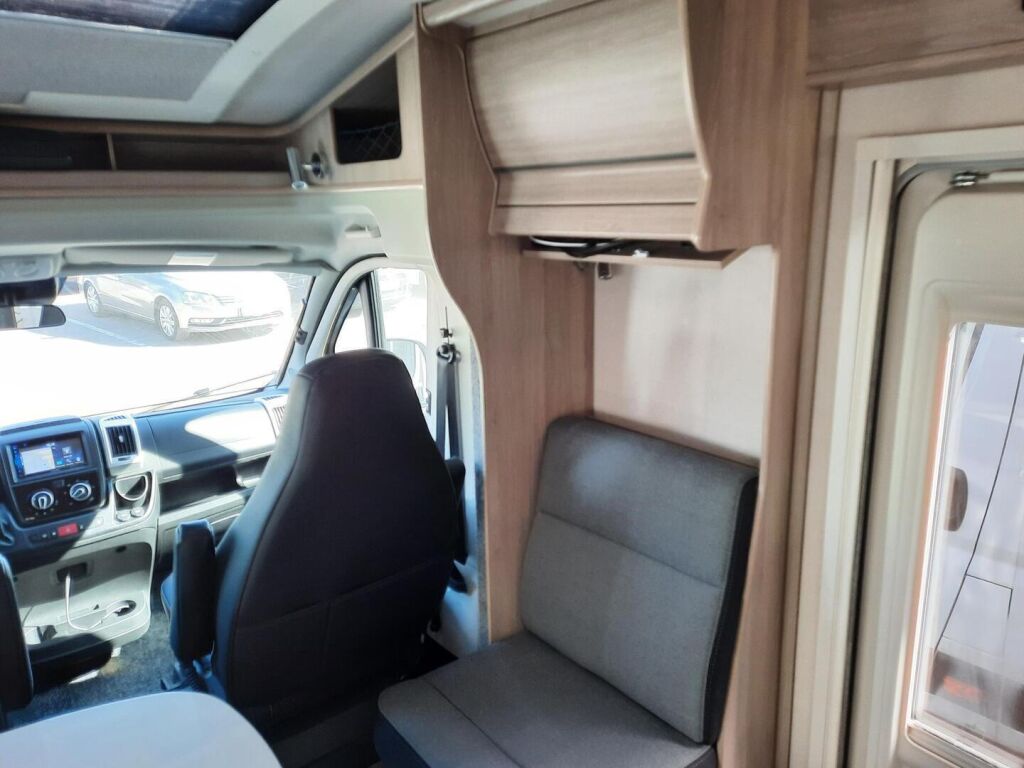 Kabe Travel Master Classic 740 LGB 2021 Valkoinen