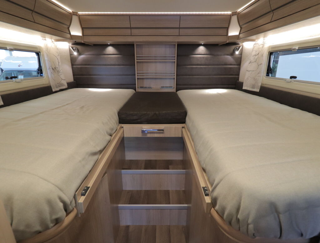 Kabe Travel Master Classic 740 LGB 2021 Valkoinen