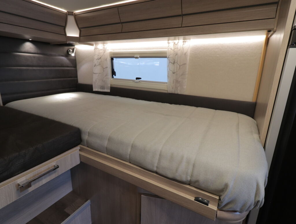 Kabe Travel Master Classic 740 LGB 2021 Valkoinen