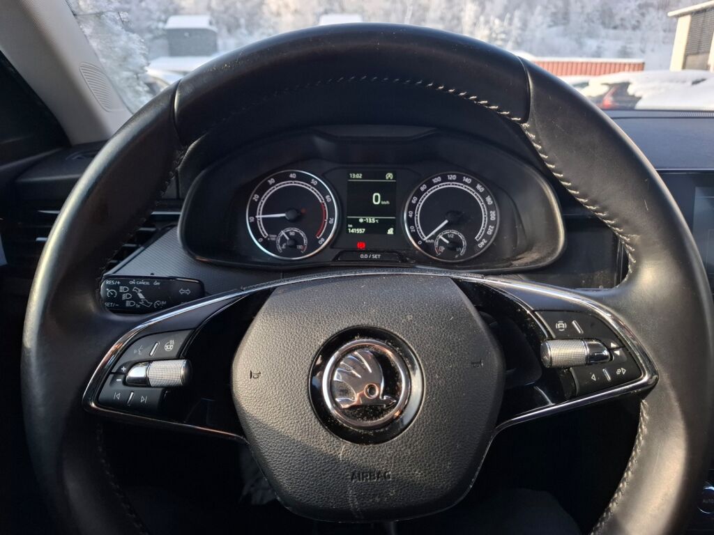 Skoda Kamiq 2021 Sininen