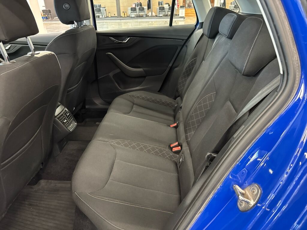 Skoda Kamiq 2021 Sininen