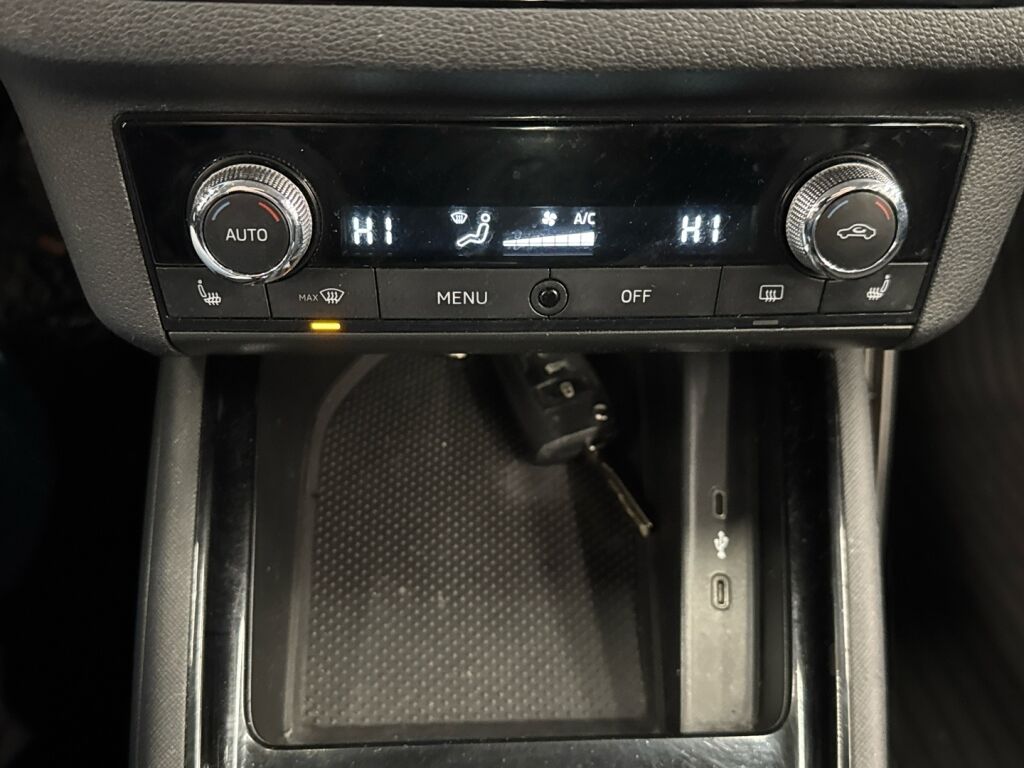 Skoda Kamiq 2021 Sininen