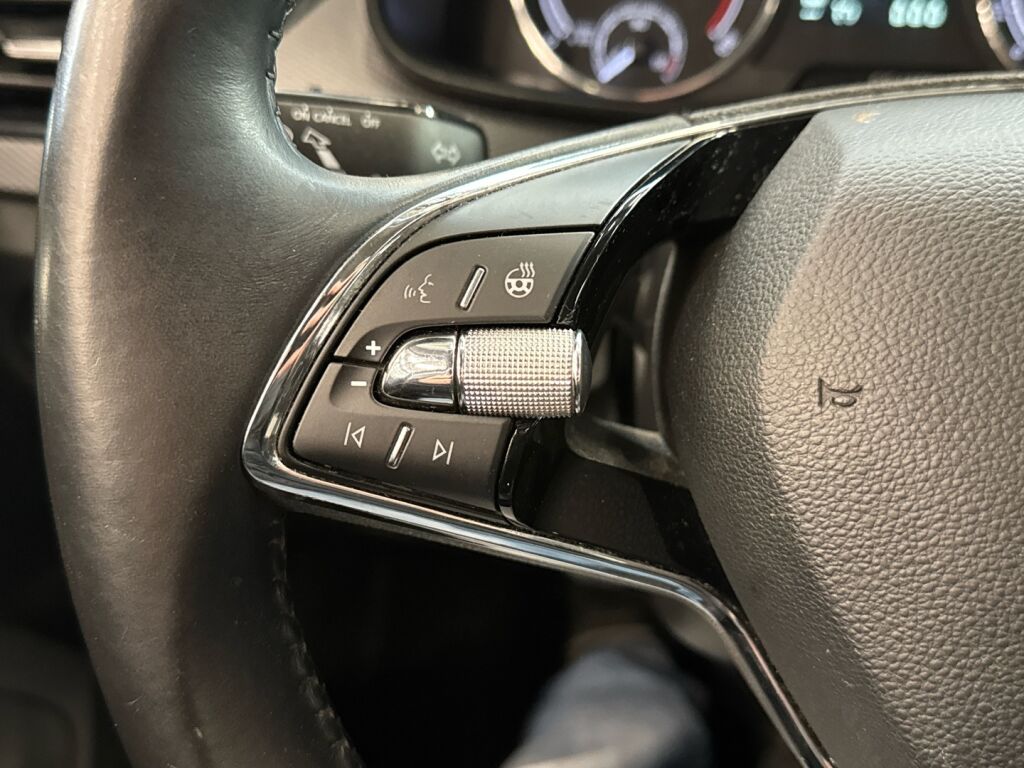 Skoda Kamiq 2021 Sininen