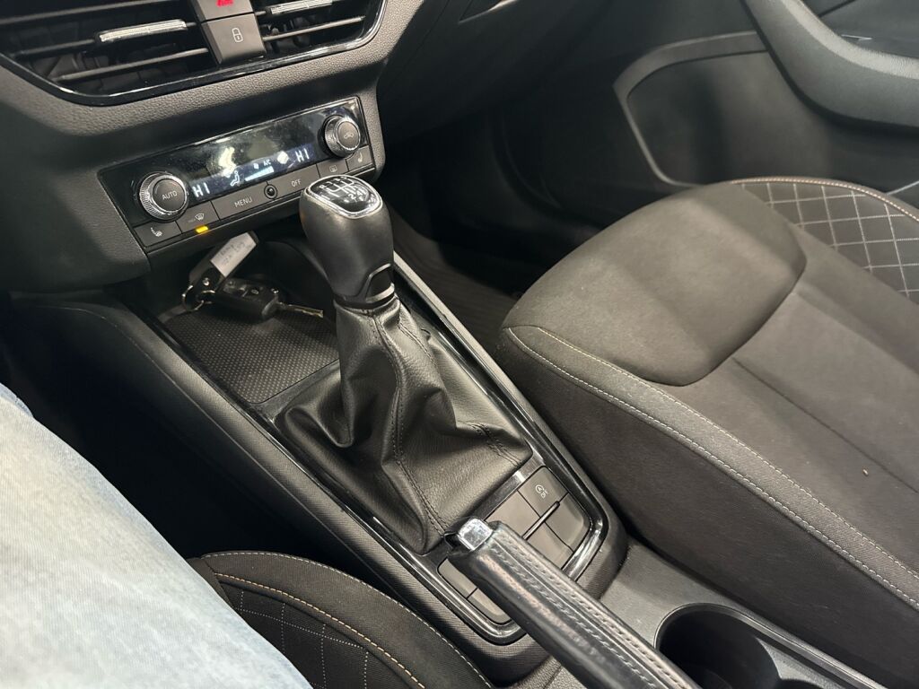 Skoda Kamiq 2021 Sininen