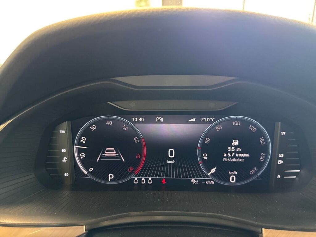 Skoda Kamiq 2022 Musta