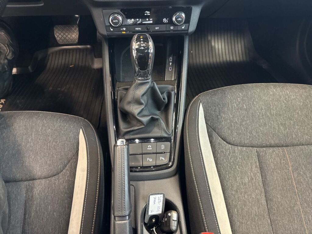 Skoda Kamiq 2022 Musta