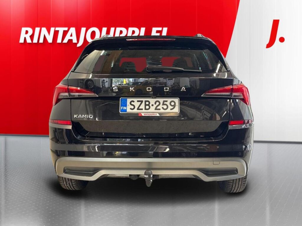 Skoda Kamiq 2022 Musta