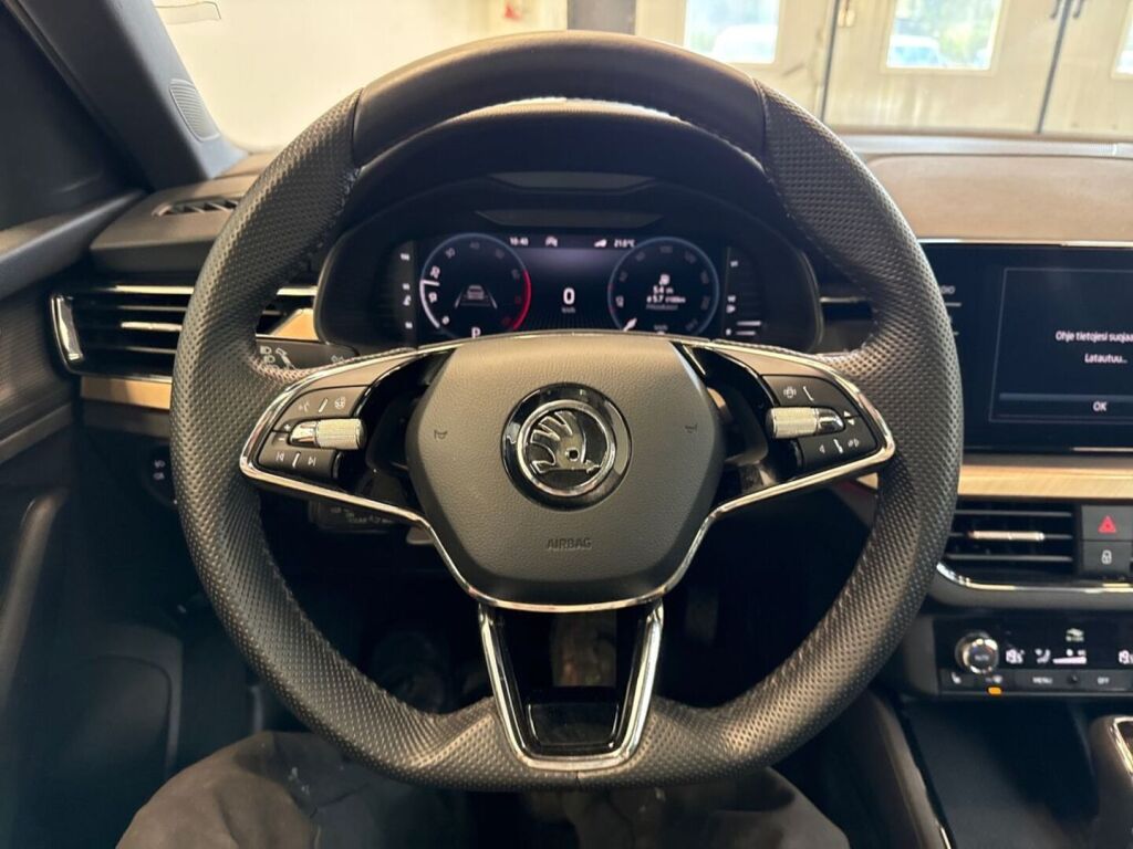 Skoda Kamiq 2022 Musta