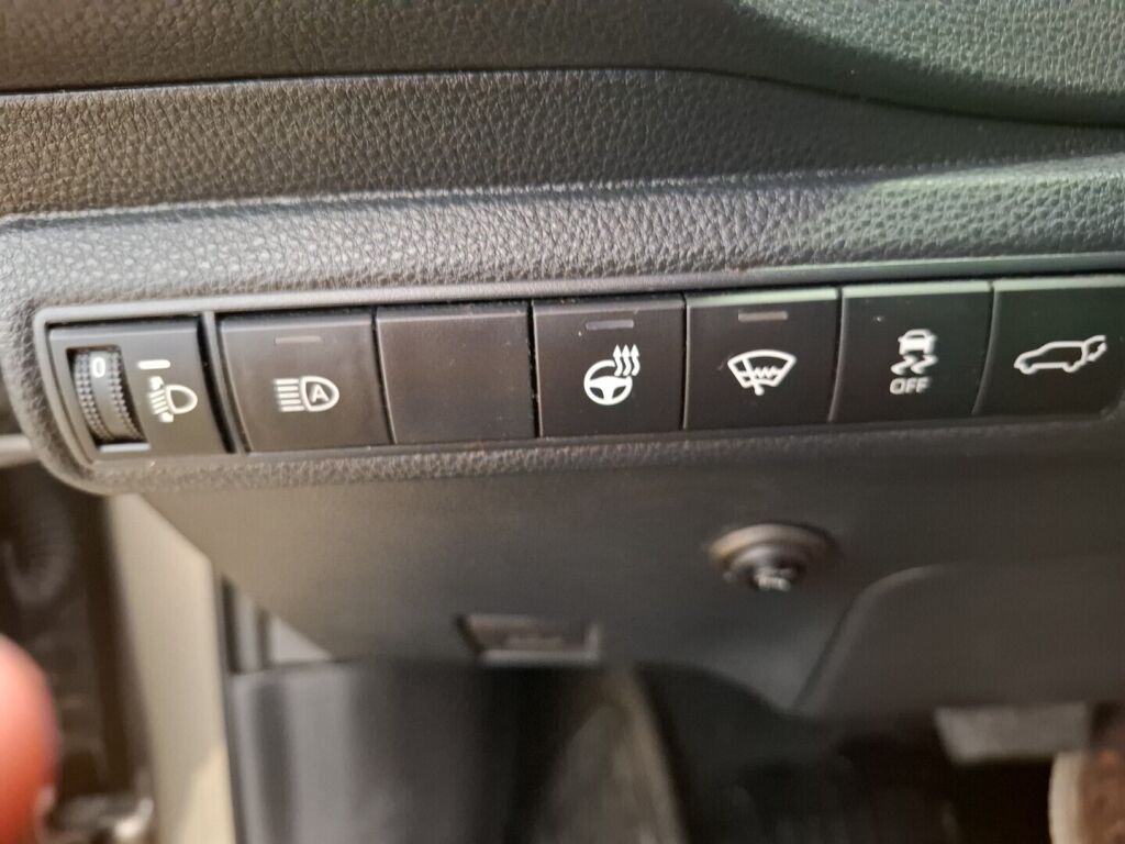 Toyota Corolla 2021 Ruskea (beige)