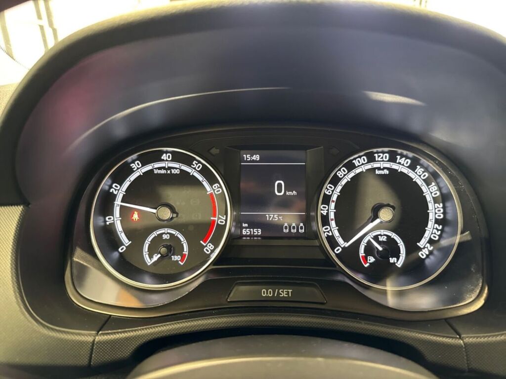Skoda Fabia 2022 Sininen