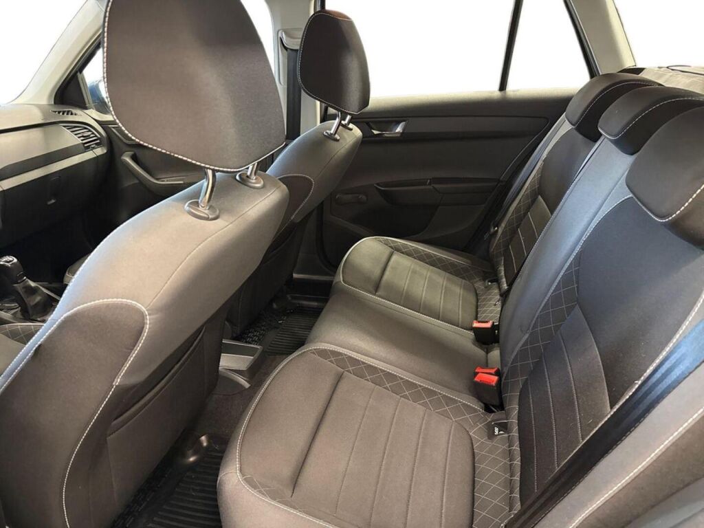 Skoda Fabia 2022 Sininen