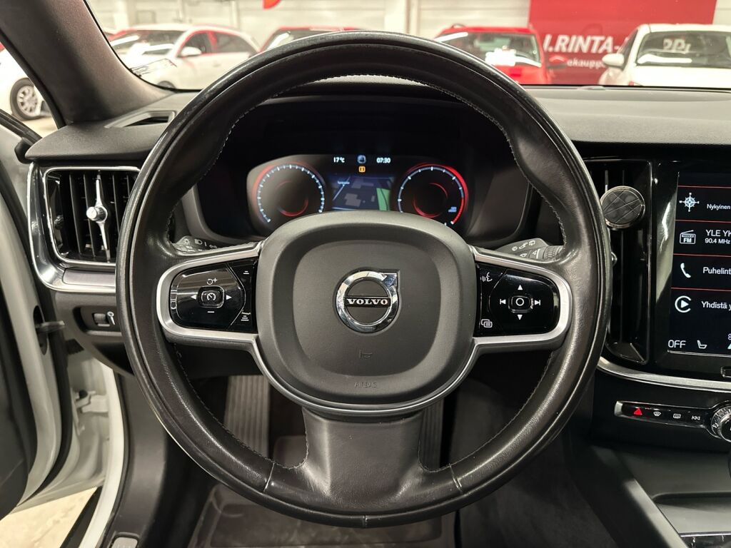 Volvo V60 Cross Country 2020 Valkoinen