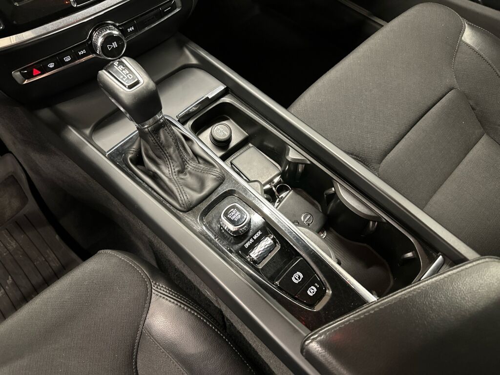 Volvo V60 Cross Country 2020 Valkoinen