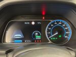 Nissan Leaf 2021 Punainen