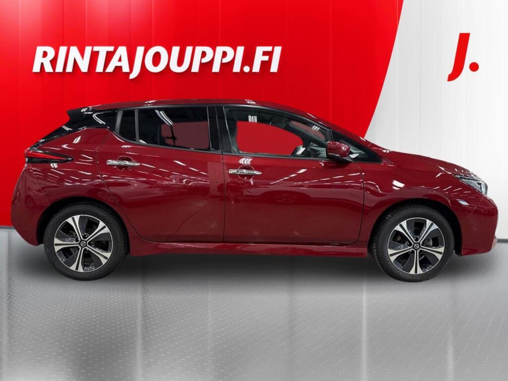 Nissan Leaf 2021 Punainen