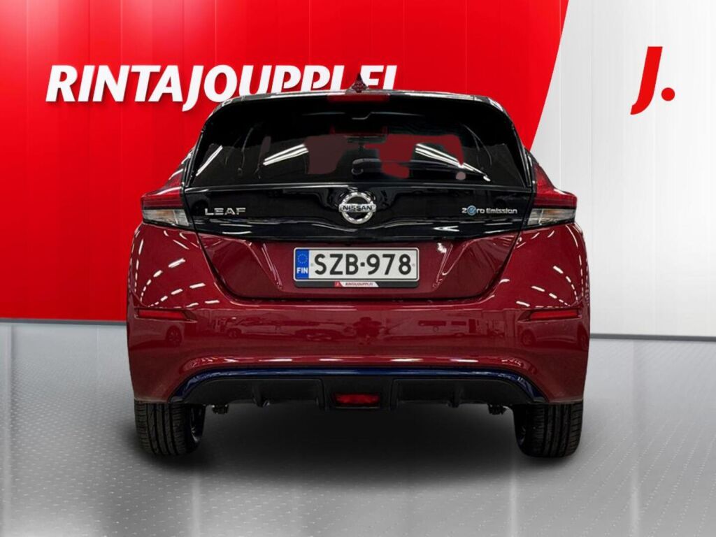 Nissan Leaf 2021 Punainen