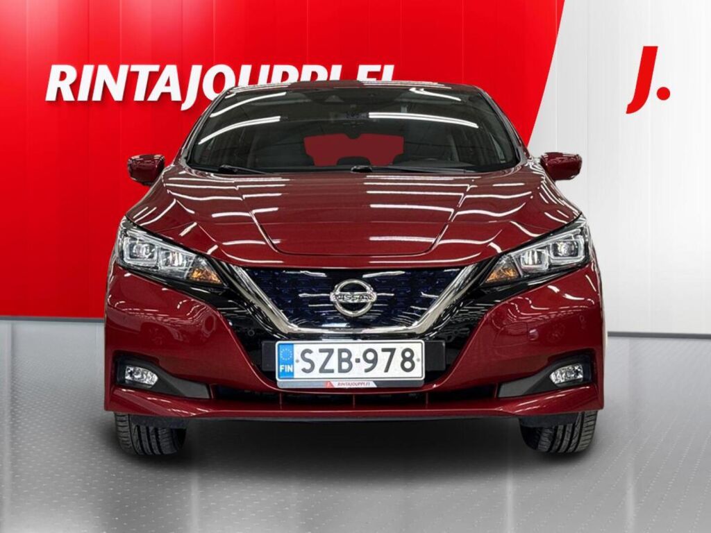 Nissan Leaf 2021 Punainen